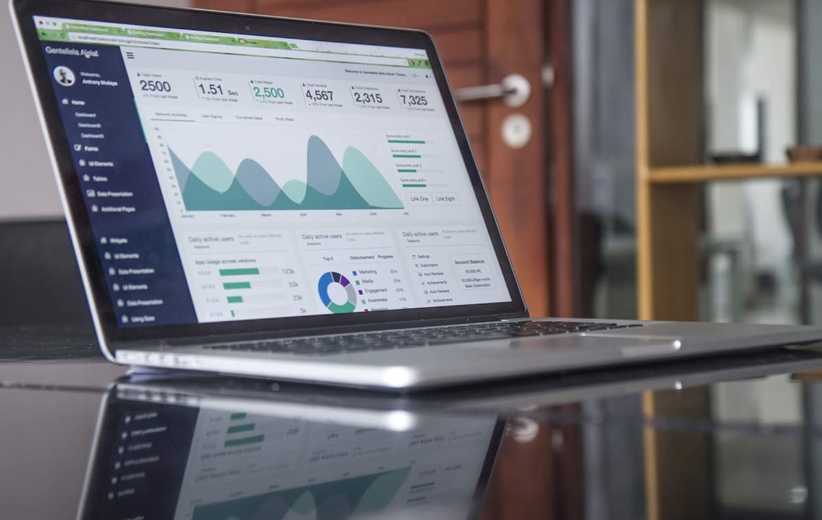 Marketing growth analytics on screen